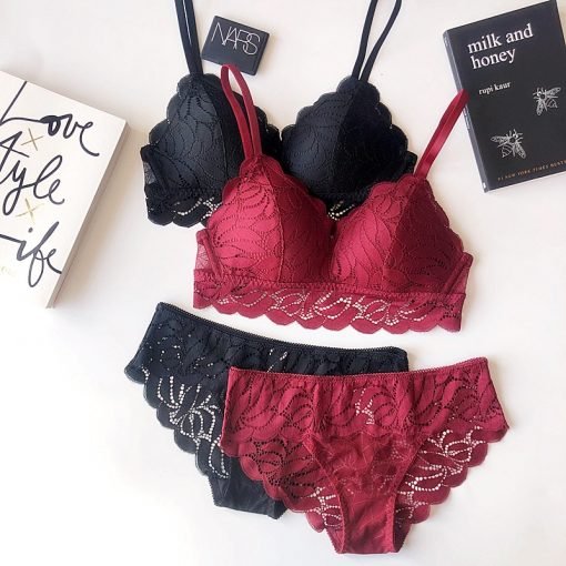 Women's Sexy Petal Lace Bra and Panty Set - Image 2
