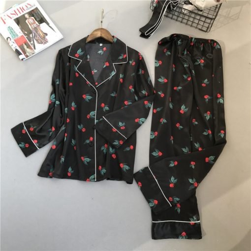Women's Flowers/Plant Patterned Rayon Pajama Set - Image 3