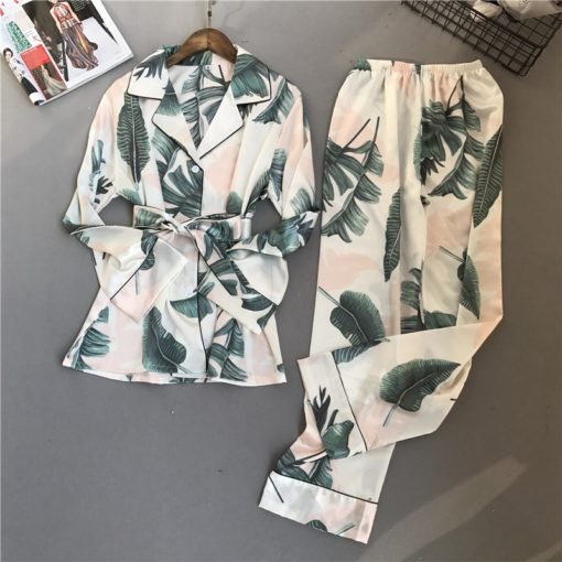 Women's Flowers/Plant Patterned Rayon Pajama Set - Image 4