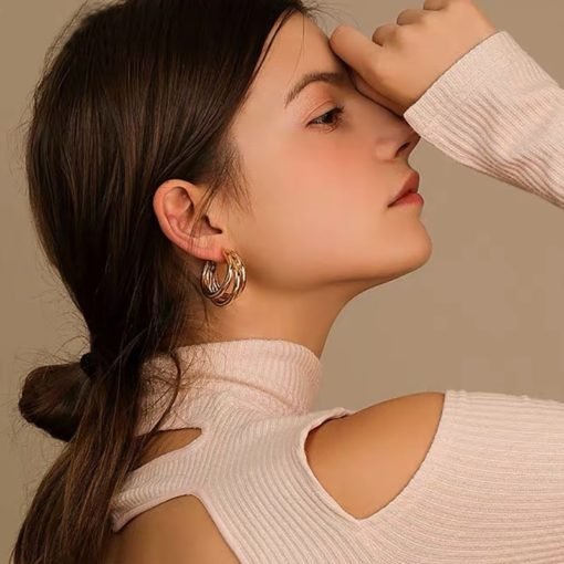 Women's Fashion Round Hoop Earrings - Image 3